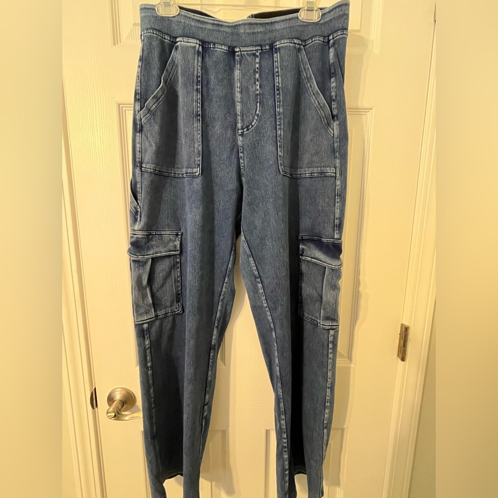 Blue Jeans with Cargo Pockets